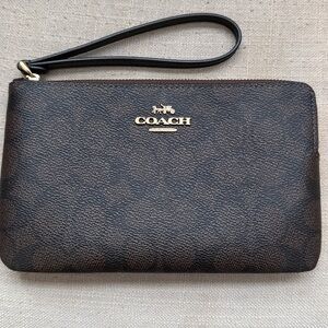 Iconic Coach Canvas Dark Brown Wristlet NWT & Bag  ❤️